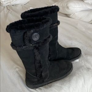 MK boots 👢for snowy winters